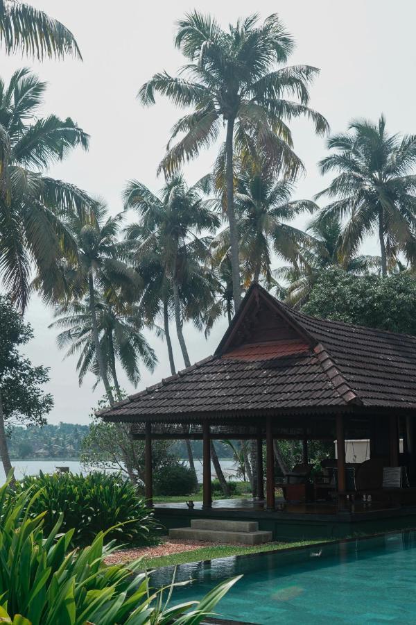 Vismaya Lake Heritage Turavūr Buitenkant foto